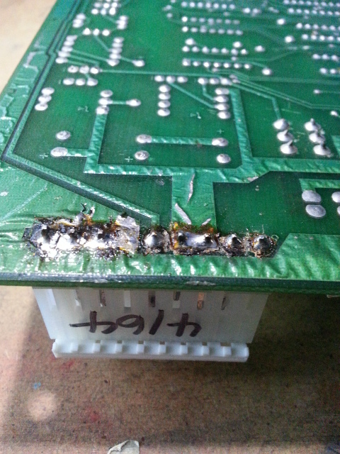 burnt_up_J1_connection_pins.jpg
