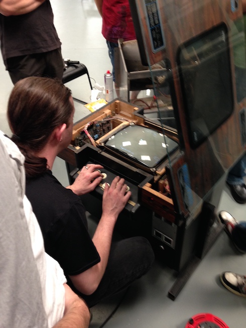 21_asteroids_deluxe_cocktail_working.JPG
