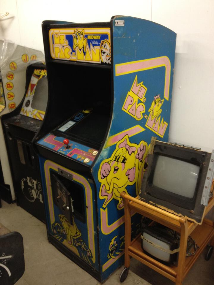 Ms_Pacman_01_resized.jpg