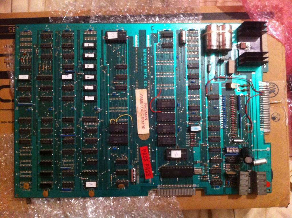 pacmanmidwaypcb.JPG