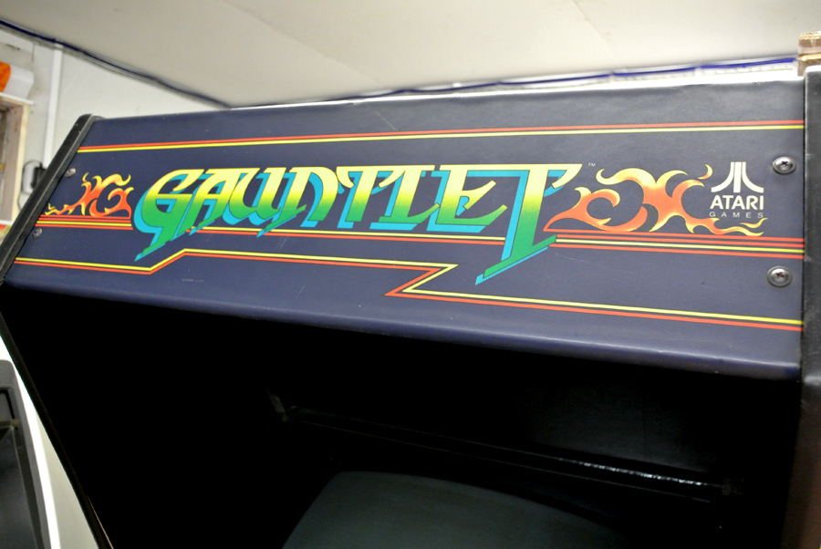 gauntlet2p3.jpg