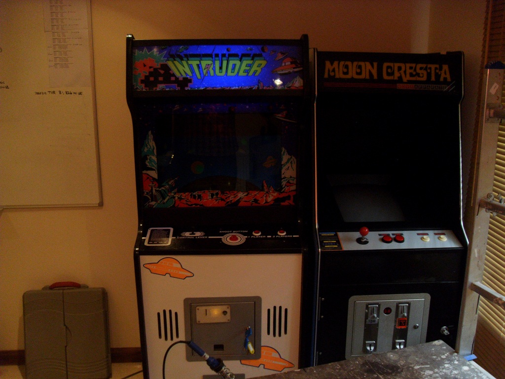 office_arcade_machines_011.JPG